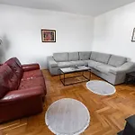 Sky Center Апартаменти Подгориця